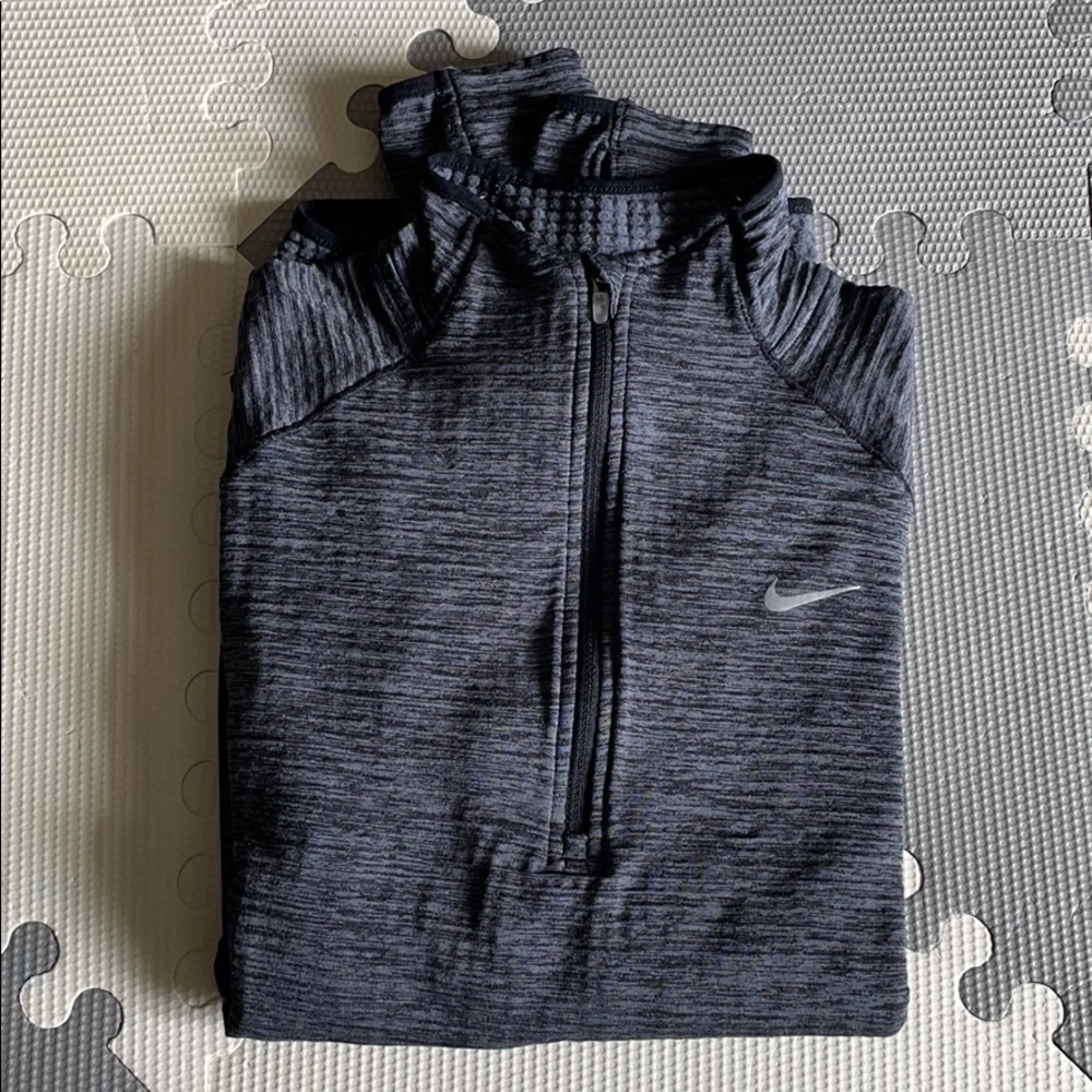 M Nike Women’s Dri Fit Half Zip- (waffle knit)